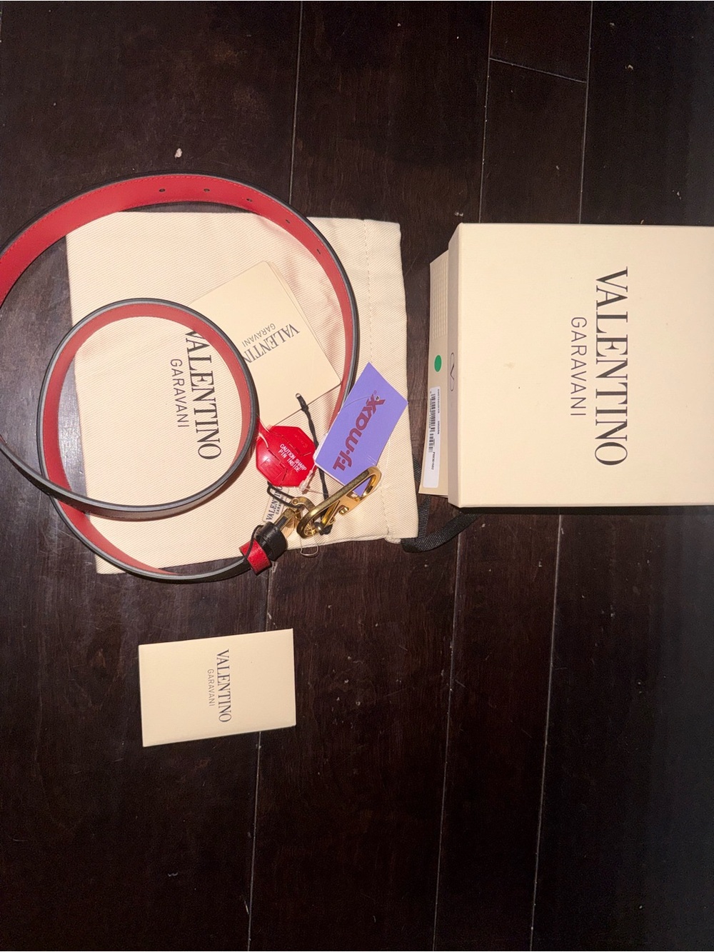 Valentino Garavani Reversible Black and Red Leather Logo Buckle Belt - Picture 9 of 10